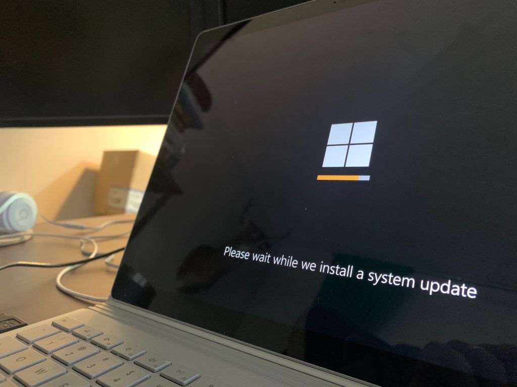 Microsoft Windows Update on Laptop